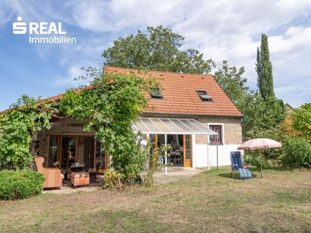 Liebevolles Anwesen mit Atelier auf traumhaft schönem Eigengrund 59,17m² Wohnhaus plus 58,84m² modernisierte Scheune!