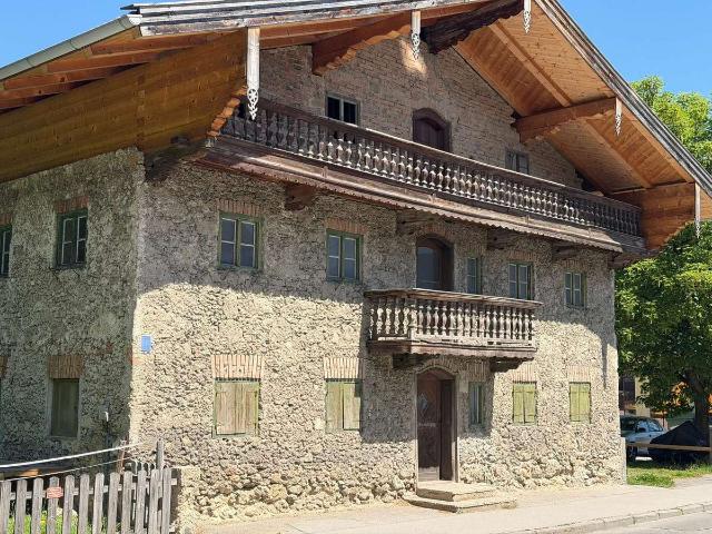 Liebhaber gesucht Denkmalgeschütztes Bauernhaus mit Potential