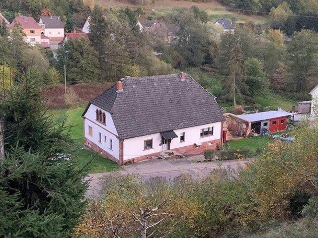 Liebhaber Haus mit Traumgarten und großem Grundstück