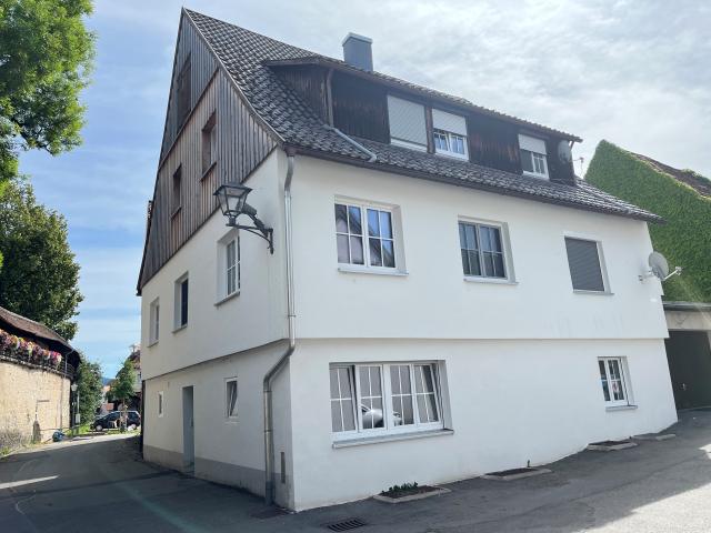 Liebhaberobjekt: Komplett sanierte 3,5 Zi Whg. im Rokoko/ Klassizismus Stil ohne Balkon
