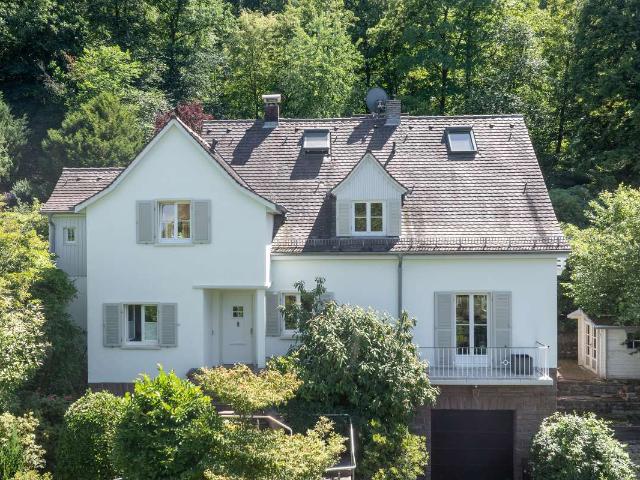 Liebhaberobjekt! Modernisiertes Einfamilienhaus mit großem Garten & vielen Details