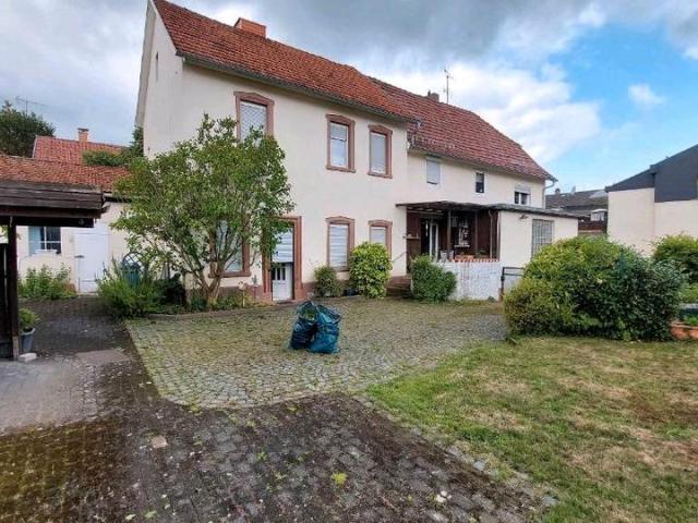 Liebhaberobjekt mit Garten, möbliert, sofort bezugsfertig 200² WF