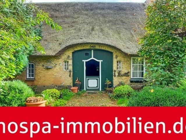 Liebhaberobjekt: Reetdachhaus mit Potenzial zur Entfaltung des ursprünglichen Charmes!