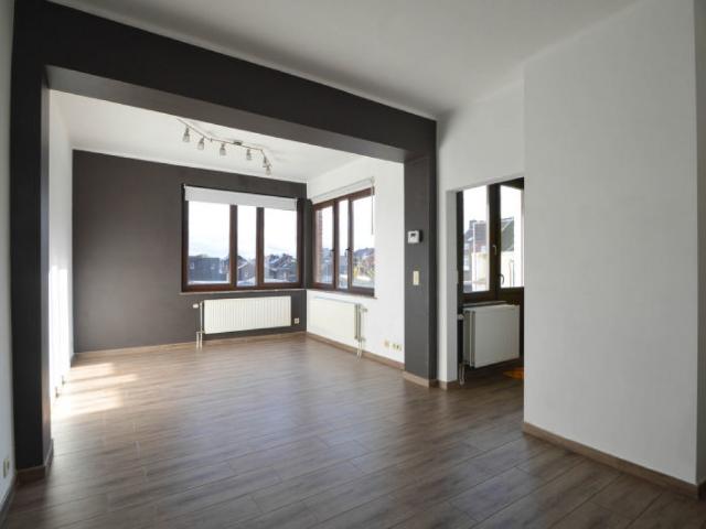 LIEGE VIVEGNIS appartement 1 chambre, 1 bureau, garage