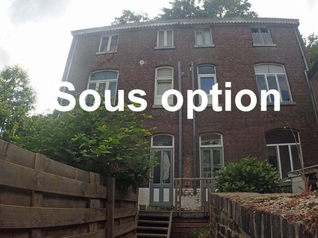 Liege Laveu Petite maison hors du temps
