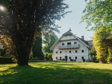 Großzügiges Anwesen auf ca. 2.000 m² Grundstück v. D. Toren Salzburg