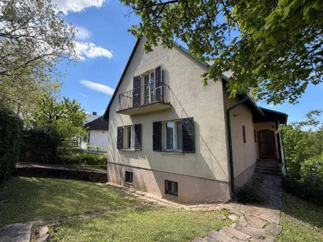 Liegenschaft mit Altbestand und wunderschönen Fernblick in 1130 Wien Hietzing