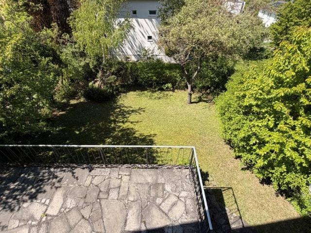Liegenschaft mit Altbestand und wunderschönen Fernblick in 1130 Wien Hietzing