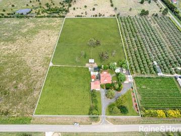 Lifestyle Country Escape on 5 Acres approx