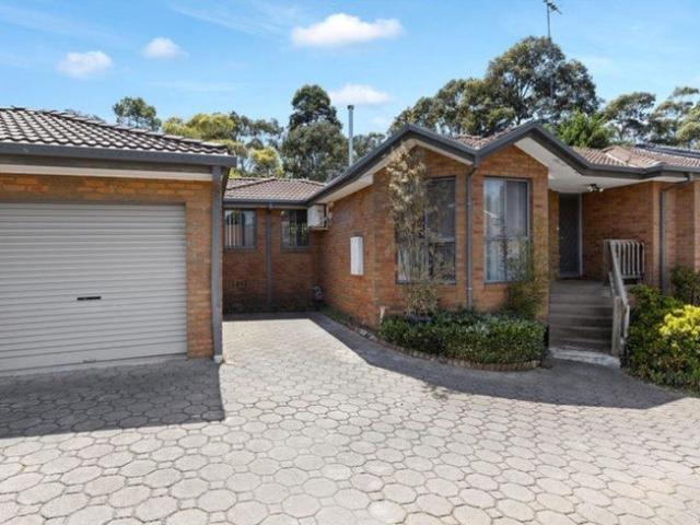 Lifestyle, Comfort & Convenience in the Heart of the Village!