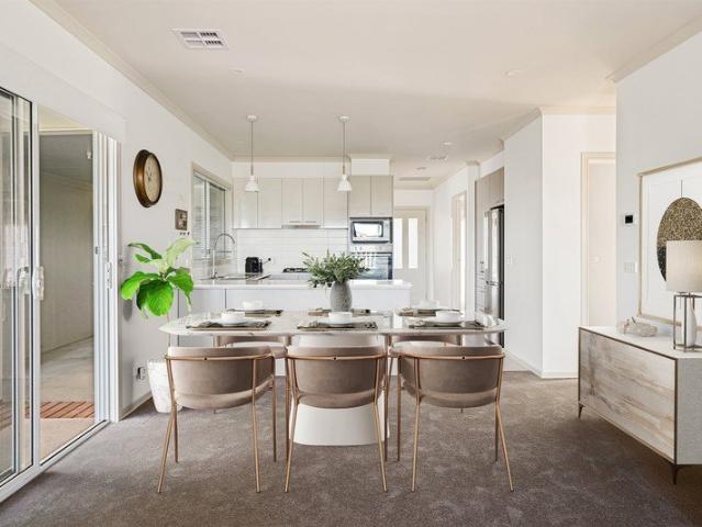 Lifestyle Communities Officer Light and bright, fantastic location