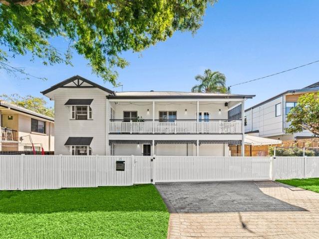 Lifestyle, Convenience and Low Maintenance, All only moments away from Oxford Street Precinct