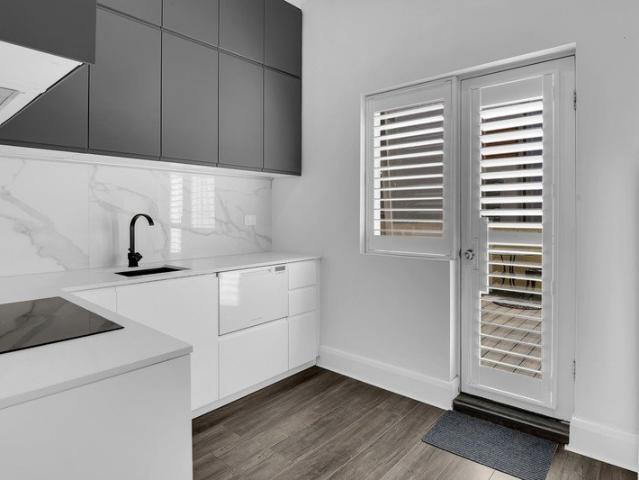 Lifestyle & Convenience in the Heart of Kew *PLEASE MEET OPPOSITE THE DAN MURPHYS