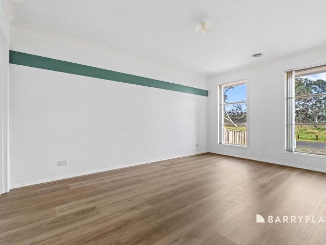 Lifestyle and Location with Parkland Views!
