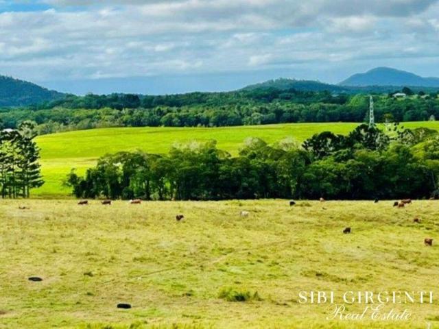 LIFESTYLE and RURAL Privacy excellent views rated one of the best climates in the world