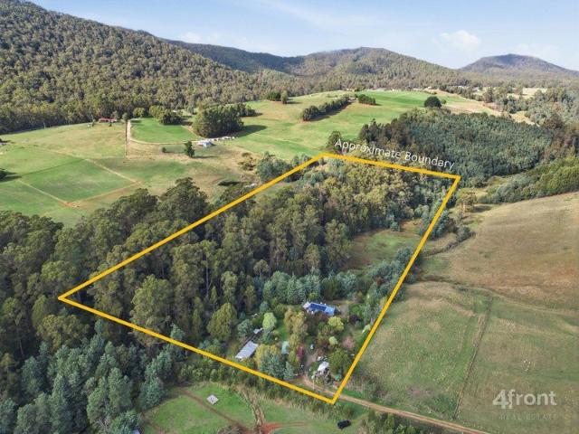 Lifestyle Acreage with Creek Frontage, 10 Minutes from Penguin