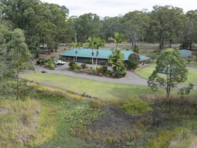 Lifestyle Acreage with Dual Living