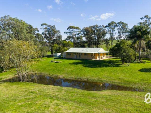 Lifestyle Acreage with Exceptional Water Security