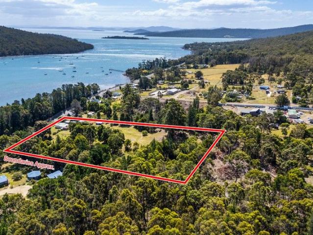 Lifestyle Acreage with Space, Sunshine & Opportunity