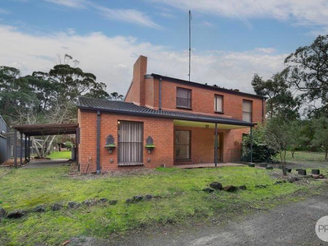 Lifestyle Acreage with Spacious Family Home, Exceptional Shedding & Township Zoning