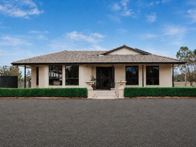 Lifestyle Acreage Just Minutes from Gilgandra Township