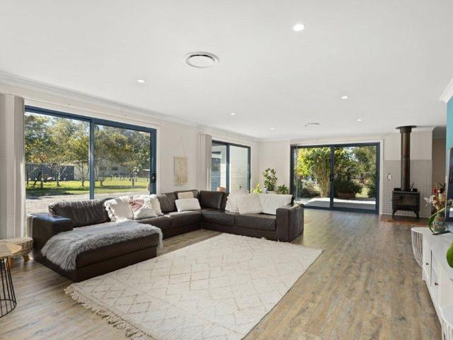 LIFESTYLE ACREAGE ON THE COAST