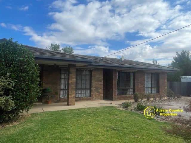 Lifestyle + Affordable + Golf Course Sytle Living Perfect!