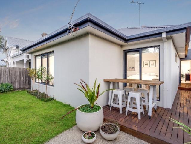 Lifestyle Entertainer with City Fringe Convenience