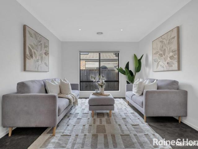 Lifestyle Ease Close to Diggers Rest Primary and Train Station