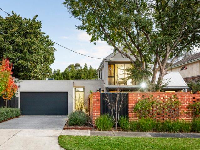 Lifestyle Excellence in a Prestigious Parkside Cul de Sac