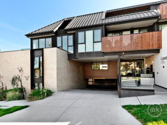Lifestyle Excellence Steps from the Village