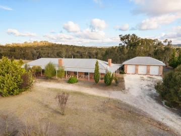 Yass, Yass Valley, Victoria - Fireplace