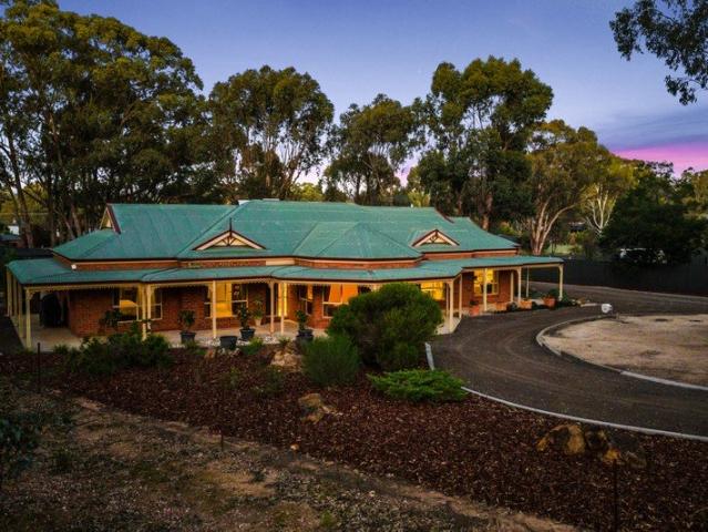 LIFESTYLE HOME ON A LARGER THAN NORMAL 5,324m2 ALLOTMENT