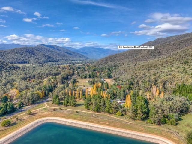 Lifestyle Appeal with Outstanding Commercial Opportunity!