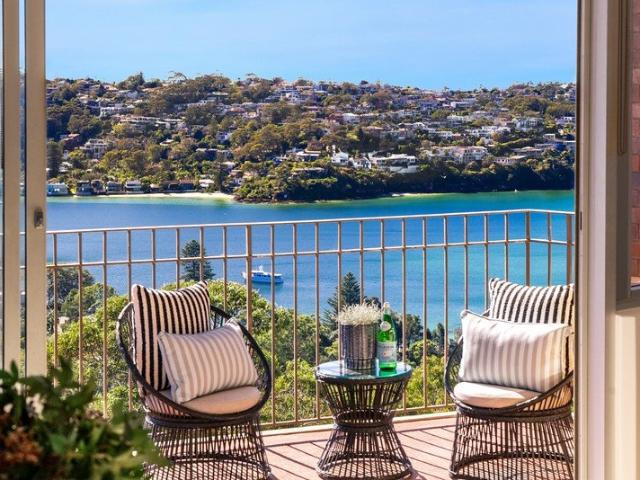 Lifestyle Haven With Glistening Harbour Vistas