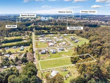 Lifestyle Just under 2 Acres Allotment in Trentham's Exclusive Owl Woods!