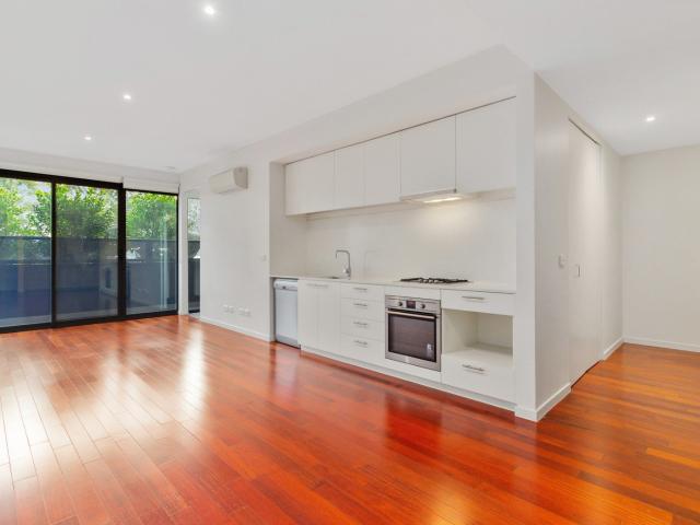 Lifestyle of Convenience One bed + study – walk to Monash University and Victorian Heart Hospital