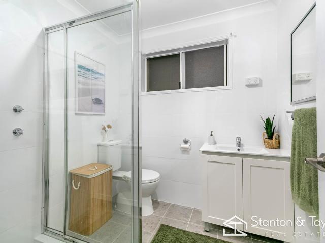 Lifestyle offering 6 bedrooms, multiple living areas & superb outdoors