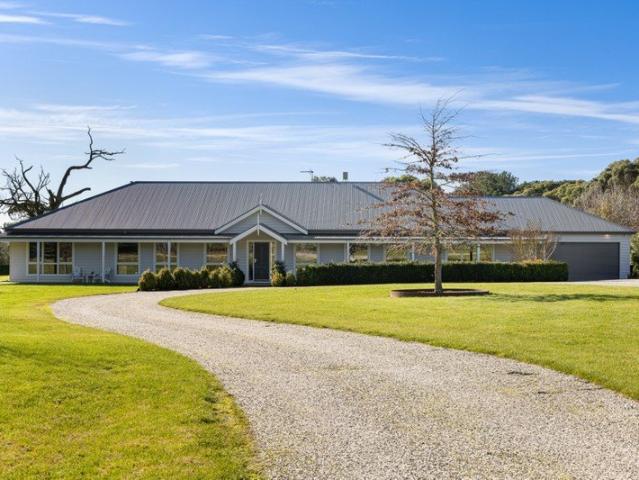 Lifestyle, Opulence & Seclusion in Serene Setting