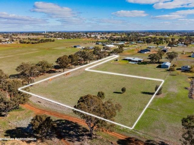 Lifestyle Opportunity 2.5 Acres* on Town's Edge