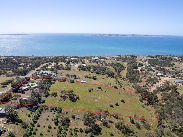 Lifestyle Opportunity on 2.536ha with Boston Bay Views