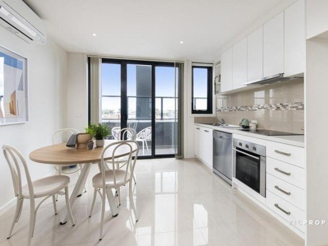 Lifestyle, Location & Low Maintenance Living in the Heart of Lygon Street