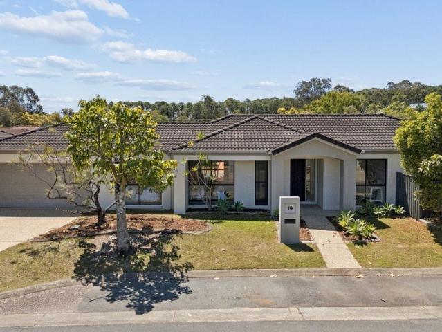LIFESTYLE, LOCATION & QUALITY MOVE IN READY IN A NATURE LOVER'S PARADISE!