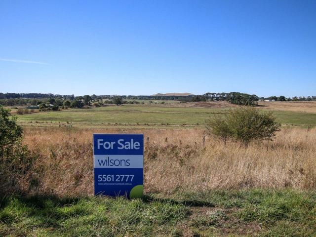 LIFESTYLE LOCATION WITH VIEWS