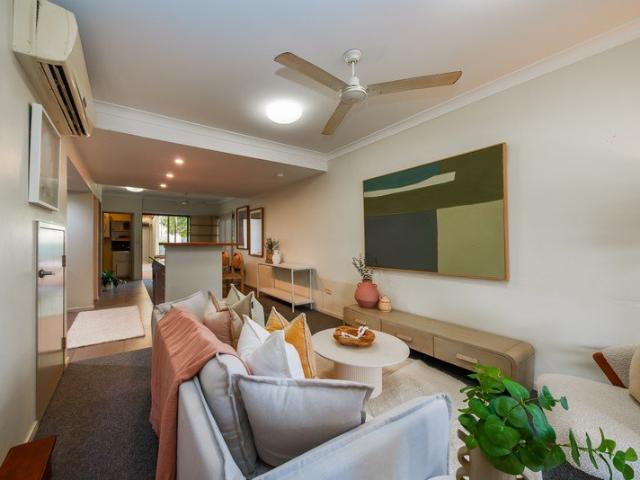 Lifestyle Living Minutes from the CBD, Strand and Queensland Country Bank Stadium