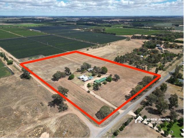 Lifestyle Living on 15.4 Acres with Stunning Rural Outlook