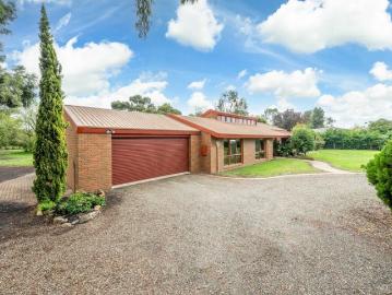 A Rare Lifestyle Retreat in the Heart of North Shepparton