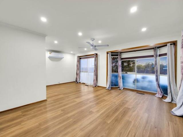 Effortless Living in a Prime Templestowe Location Solar Panel installed