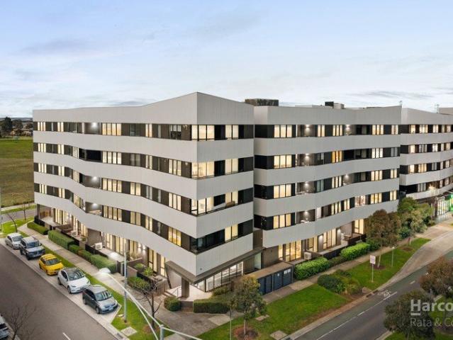 Lifestyle living in the heart of Williams Landing