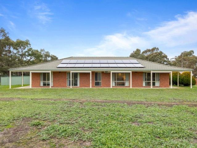 Lifestyle Living Just Minutes from Town